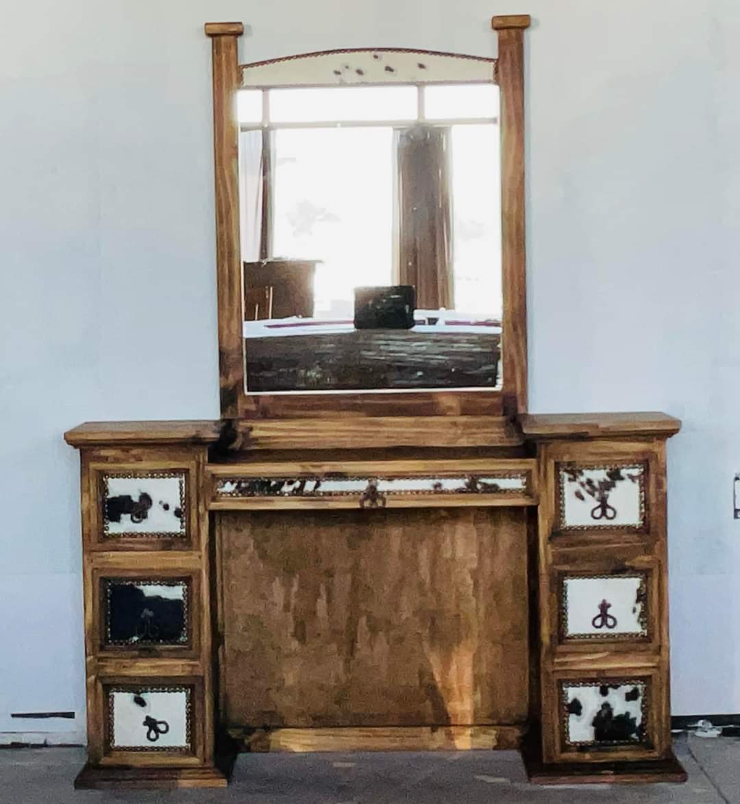 Vanity W/Mirror